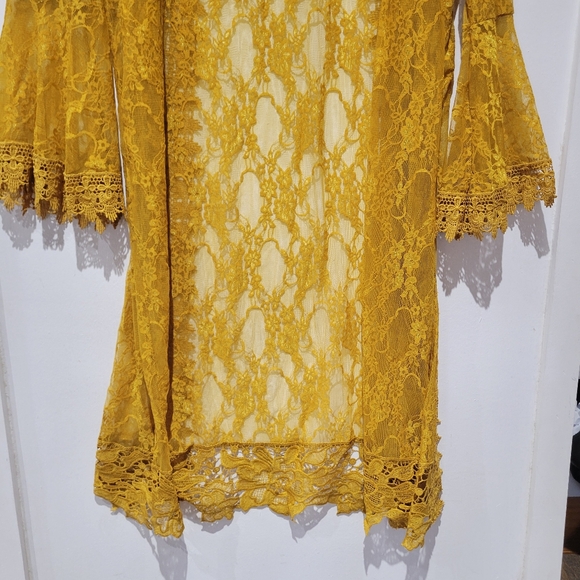 Golden Lace Kimono - Picture 11 of 11